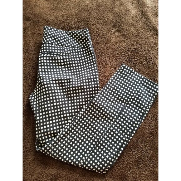 Elle Mid Rise Black & White Check Straight Leg Cropped Pants Women's Size 2 - Picture 4 of 16